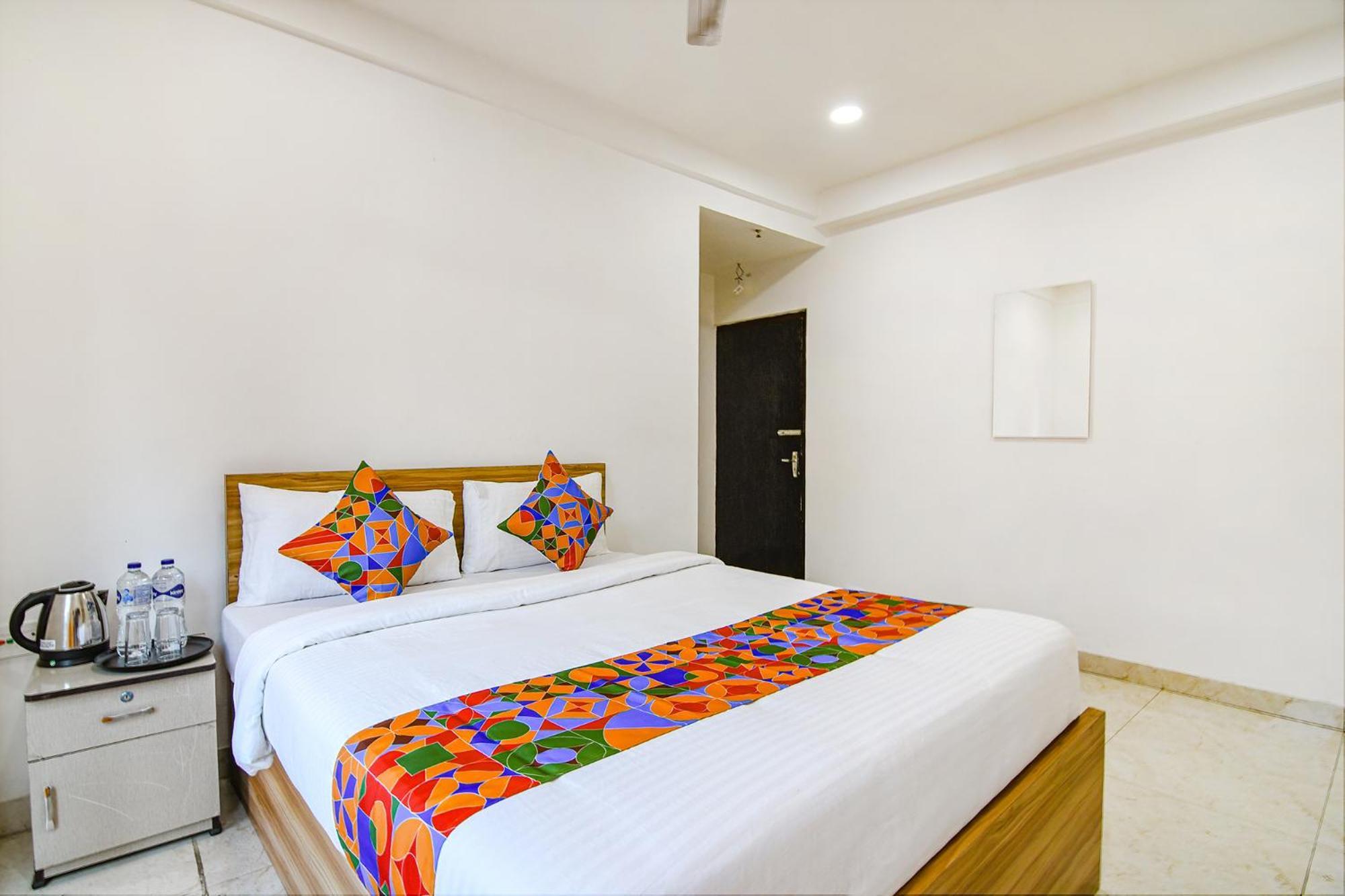 Fabhotel Grand Hazra Inn - Nr Ballygunge Station Calcutta Buitenkant foto