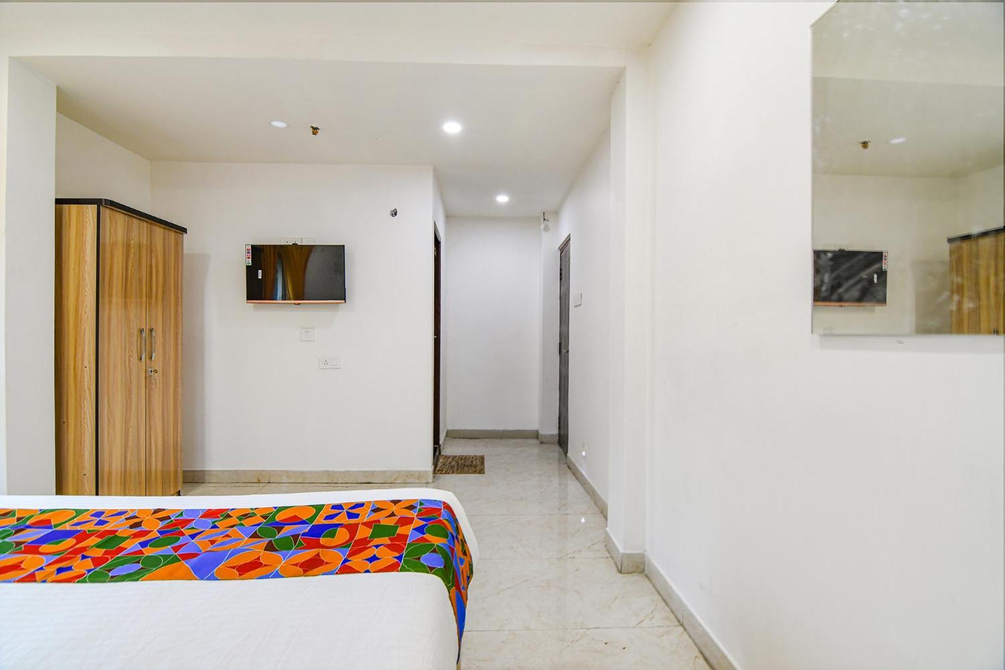 Fabhotel Grand Hazra Inn - Nr Ballygunge Station Calcutta Buitenkant foto